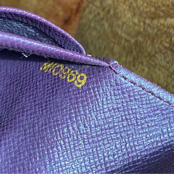 LOUIS VUITTON EPI WALLET VINTAGE - Picture 4 of 16